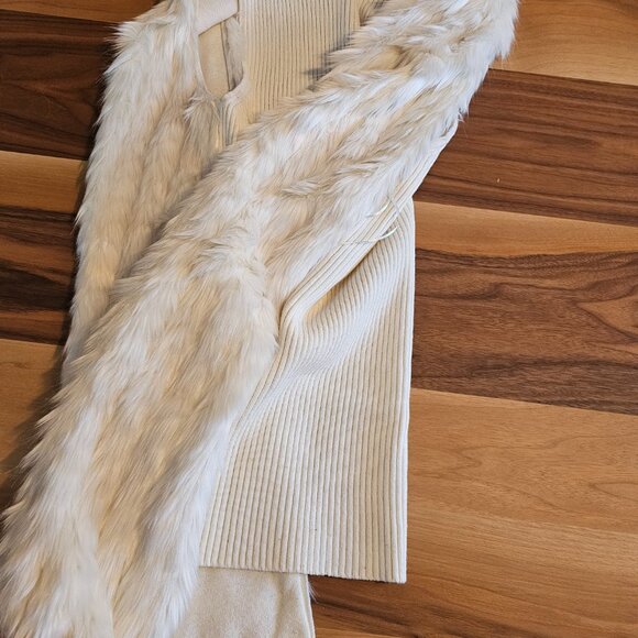 Cream Faux Fur Sleeveless jacket - Guess - Picture 4 of 8